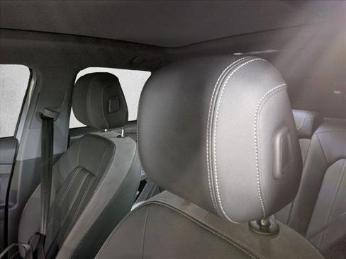 Used 2024 Audi Q4 e-tron Prestige w/ Black Optic Package image 14