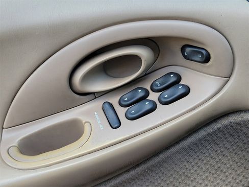 Used 1998 Mercury Sable LS image 30