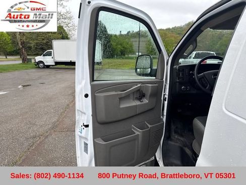 Used 2024 GMC Savana 2500 w/ Driver Convenience Package RWD image 12