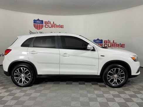 Used 2016 Mitsubishi Outlander Sport ES image 2