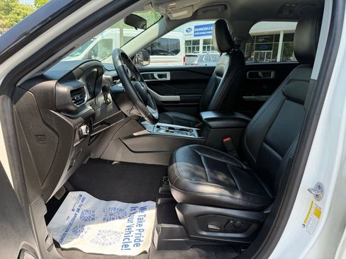 Used 2022 Ford Explorer XLT w/ Equipment Group 202A AWD/4WD image 20