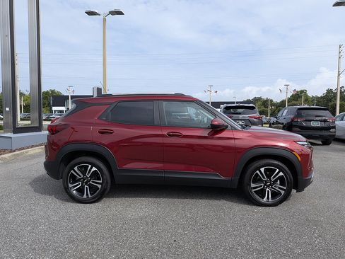 Certified 2024 Chevrolet TrailBlazer LT w/ Driver Confidence Package FWD image 2