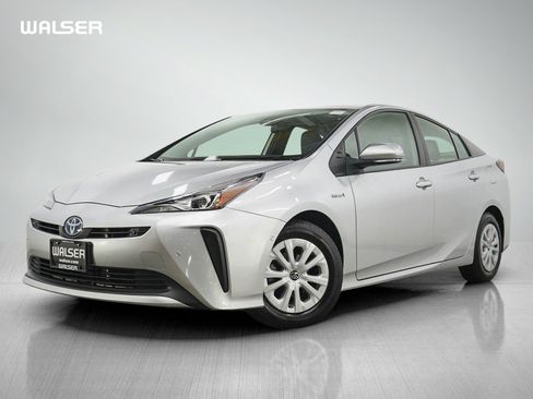 Used 2021 Toyota Prius LE FWD image 1