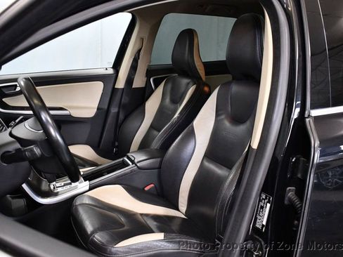 Used 2012 Volvo XC60 T6 R-Design image 6