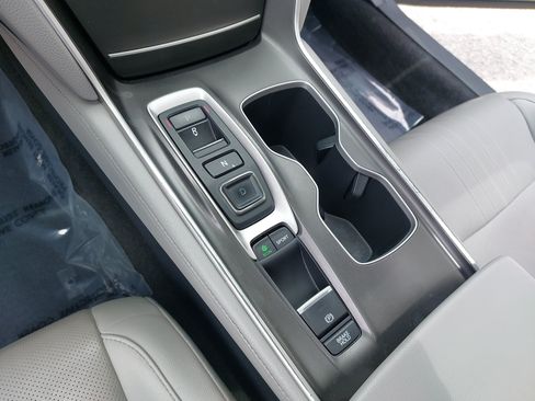 Used 2019 Honda Accord Touring image 24