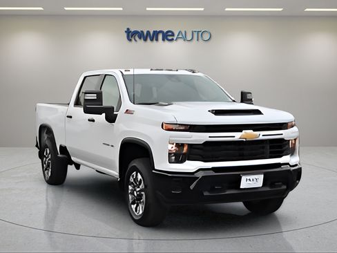 Used 2025 Chevrolet Silverado 2500 Custom w/ Z71 Off-Road Package AWD/4WD image 9