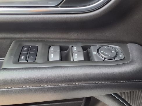 Used 2022 Chevrolet Suburban LT RWD image 11