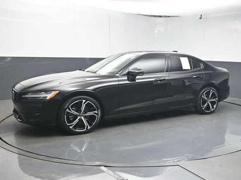 Used 2025 Volvo S60 B5 Plus AWD/4WD image 4