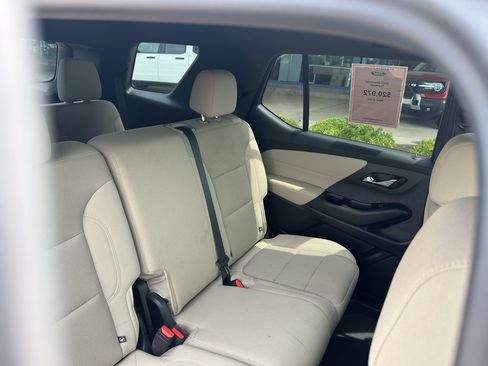 Used 2023 Chevrolet Traverse LS AWD/4WD image 32