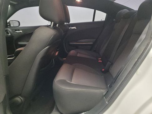 Used 2018 Dodge Charger SXT RWD image 18