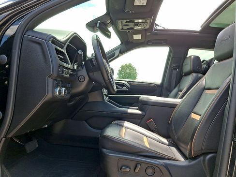 Used 2023 GMC Yukon XL AT4 w/ AT4 Premium Plus Package AWD/4WD image 11