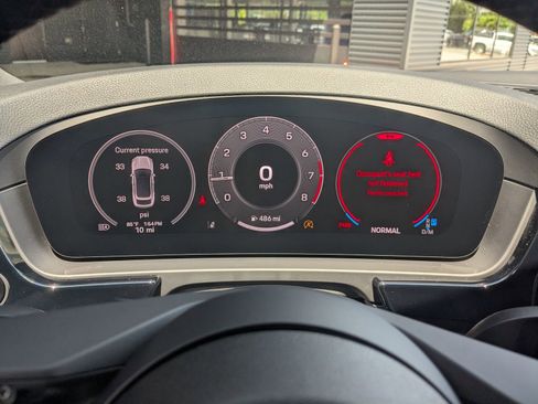 Used 2025 Porsche Cayenne Coupe image 16