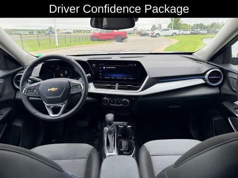 Certified 2024 Chevrolet Trax LT w/ Driver Confidence Package FWD image 7