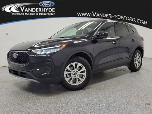 Used 2023 Ford Escape Active w/ Tech Pack #2 image 1