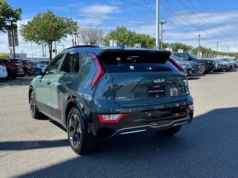 Certified 2024 Kia Niro Wind w/ Wind Preserve Package FWD image 9