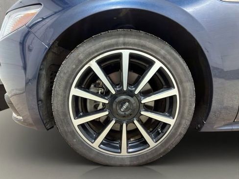 Used 2017 Lincoln Continental Reserve w/ Luxury Package AWD/4WD image 25