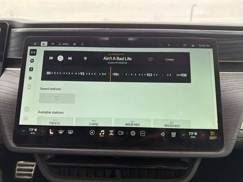 Used 2024 Rivian R1S Adventure image 39