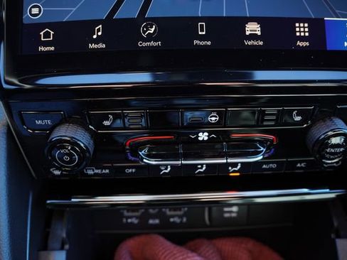 New 2025 Jeep Grand Cherokee Limited w/ Trailer Tow Package image 15