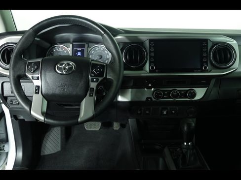 Used 2022 Toyota Tacoma SR5 image 11