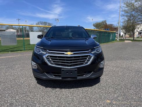 Used 2018 Chevrolet Equinox Premier image 2