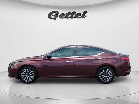 Used 2024 Nissan Altima 2.5 SV FWD image 8
