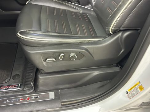 Used 2023 GMC Sierra 1500 AT4X image 11
