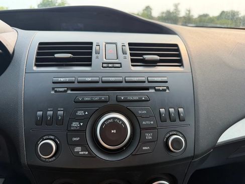Used 2013 MAZDA MAZDA3 i Touring FWD image 19
