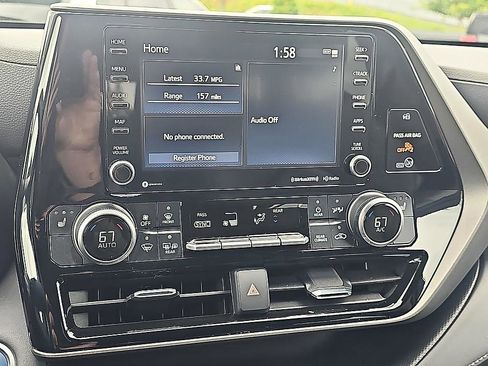 Used 2021 Toyota Highlander XLE AWD/4WD image 27