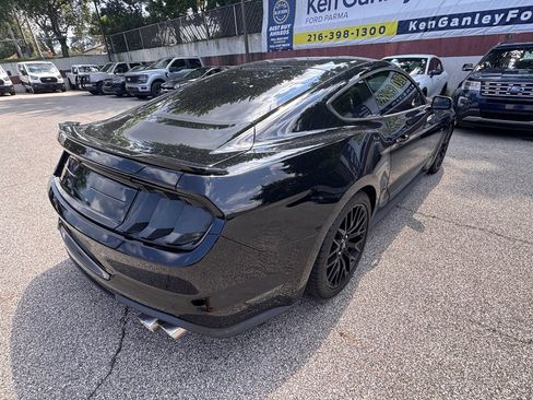 Used 2018 Ford Mustang GT RWD image 5