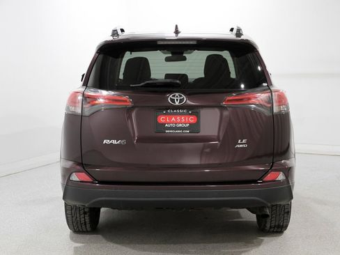 Used 2018 Toyota RAV4 LE image 18