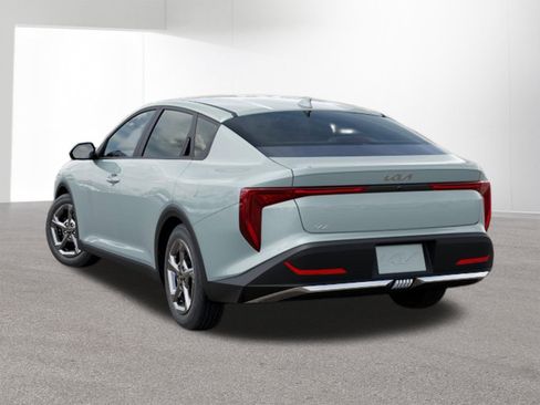 New 2026 Kia K4 FWD image 4