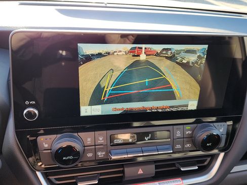 Used 2025 Toyota Grand Highlander AWD image 15