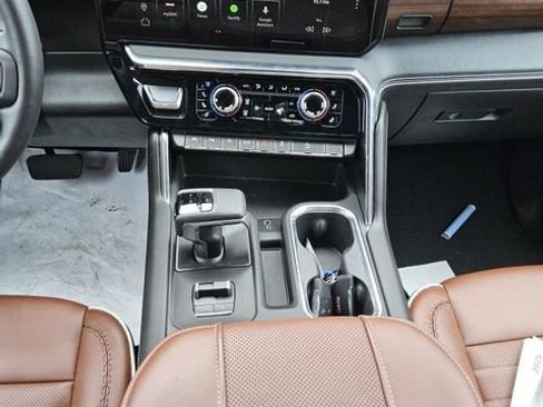 Used 2025 GMC Sierra 1500 Denali Ultimate AWD/4WD image 5