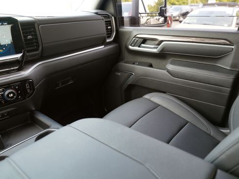 Used 2025 Chevrolet Silverado 3500 LTZ w/ LTZ Convenience Package AWD/4WD image 13