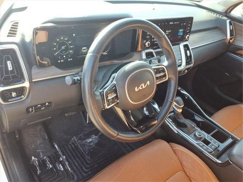 Used 2023 Kia Sorento SX Prestige image 8