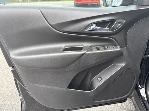 Used 2021 Chevrolet Equinox LT FWD image 11
