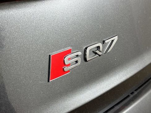 Used 2021 Audi SQ7 Premium Plus w/ Executive Package image 7