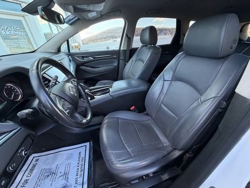 Certified 2019 Buick Enclave Essence FWD image 3