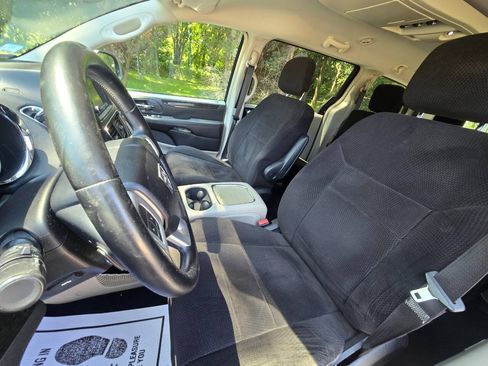 Used 2012 Dodge Grand Caravan Crew w/ Crew Value Pkg FWD image 22