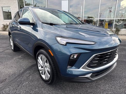 Used 2025 Buick Encore GX Preferred w/ Comfort Package FWD image 1