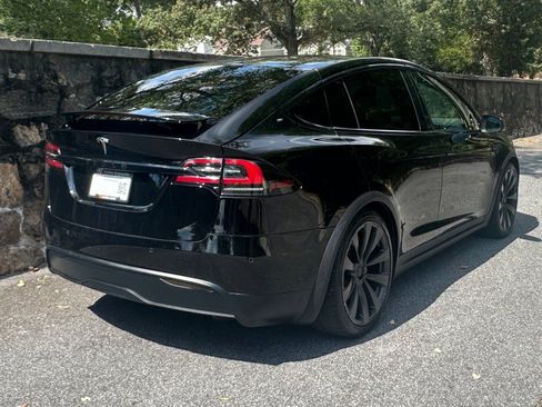 Used 2022 Tesla Model X image 13