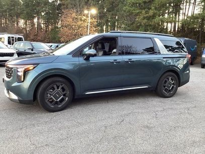 Used 2025 Kia Carnival SX