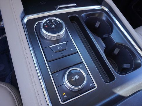 Used 2022 Ford Expedition Max XLT image 21