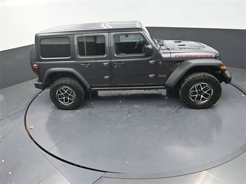 Used 2024 Jeep Wrangler Unlimited Rubicon w/ Convenience Group image 16