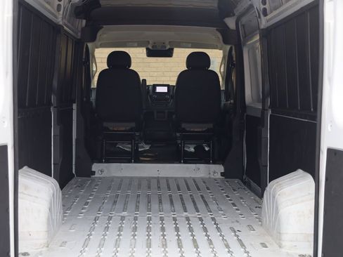 Used 2024 RAM ProMaster 2500 w/ Convenience Group FWD image 14