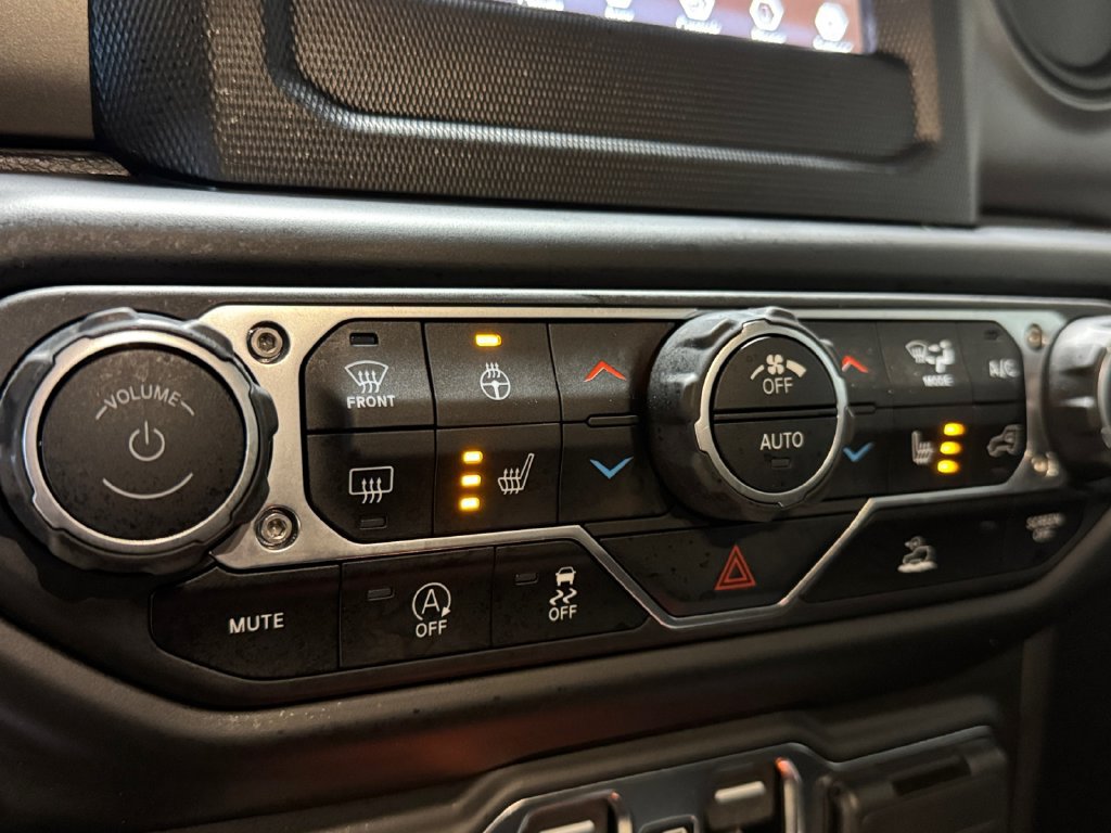 Used 2023 Jeep Gladiator Sport AWD/4WD image 30