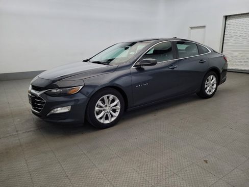 Used 2021 Chevrolet Malibu LT FWD image 2
