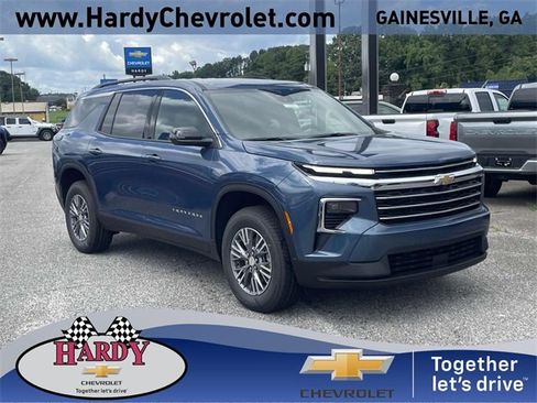 New 2026 Chevrolet Traverse LT image 1