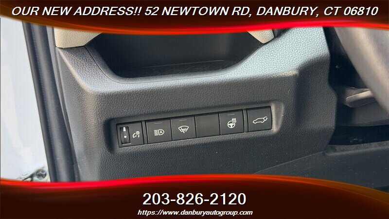 Used 2022 Toyota RAV4 XLE Premium FWD image 18