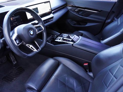 Certified 2024 BMW 530i 530i w/ Executive Package image 9